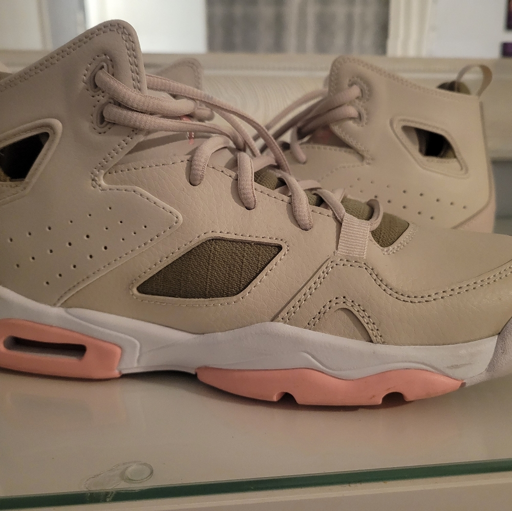 Sneakers Air's Jordan retros